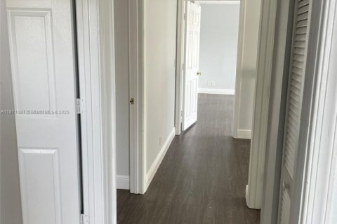 Villa ou maison à louer à Miramar, Floride: 4 chambres, 210.24 m2 № 1927895 - photo 26