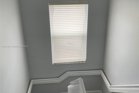 Villa ou maison à louer à Miramar, Floride: 4 chambres, 210.24 m2 № 1927895 - photo 6