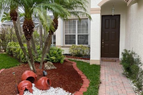 Villa ou maison à louer à Miramar, Floride: 4 chambres, 210.24 m2 № 1927895 - photo 2