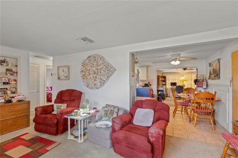 House in Holiday, Florida 2 bedrooms, 99.78 sq.m. № 1819083 - photo 10