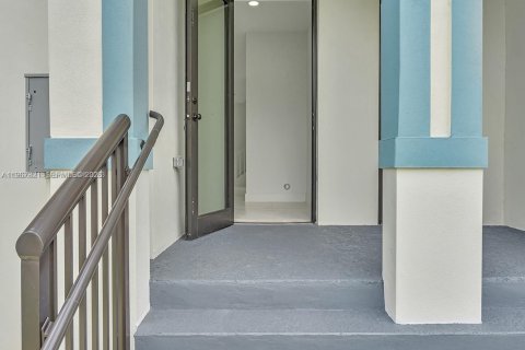 Adosado en alquiler en Miramar, Florida, 3 dormitorios, 141.95 m2 № 2029159 - foto 2