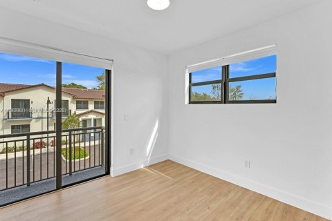 Adosado en alquiler en Miramar, Florida, 3 dormitorios, 141.95 m2 № 2029159 - foto 23