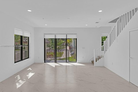 Adosado en alquiler en Miramar, Florida, 3 dormitorios, 141.95 m2 № 2029159 - foto 14