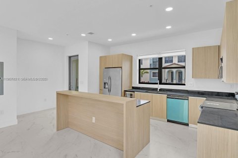 Adosado en alquiler en Miramar, Florida, 3 dormitorios, 141.95 m2 № 2029159 - foto 8