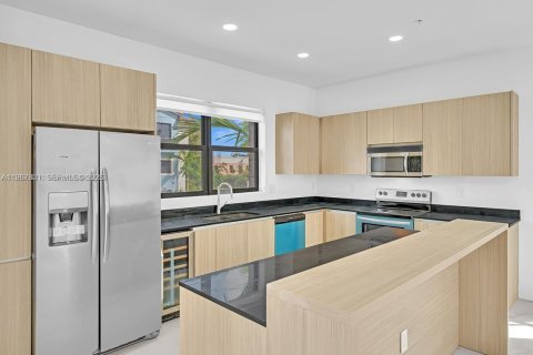 Adosado en alquiler en Miramar, Florida, 3 dormitorios, 141.95 m2 № 2029159 - foto 6