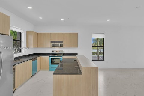Adosado en alquiler en Miramar, Florida, 3 dormitorios, 141.95 m2 № 2029159 - foto 5