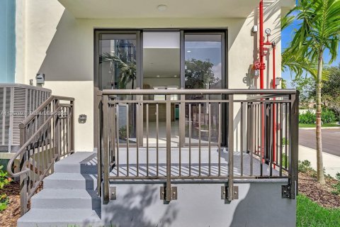 Adosado en alquiler en Miramar, Florida, 3 dormitorios, 141.95 m2 № 2029159 - foto 18