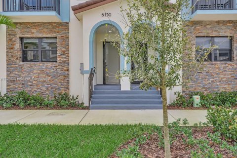 Adosado en Miramar, Florida 3 dormitorios, 141.95 m2 № 2029159