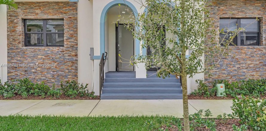 Adosado en Miramar, Florida 3 dormitorios, 141.95 m2 № 2029159