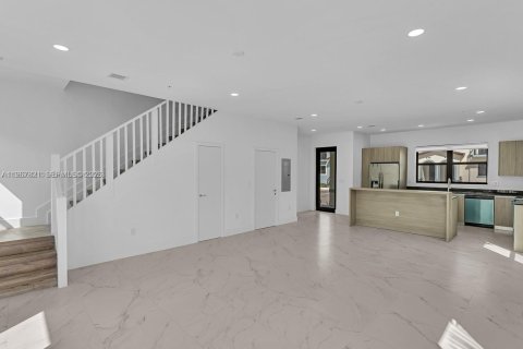 Adosado en alquiler en Miramar, Florida, 3 dormitorios, 141.95 m2 № 2029159 - foto 16