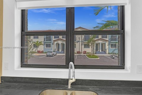 Adosado en alquiler en Miramar, Florida, 3 dormitorios, 141.95 m2 № 2029159 - foto 12