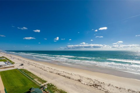 Condo in Port Orange, Florida, 3 bedrooms № 2101119 - photo 9