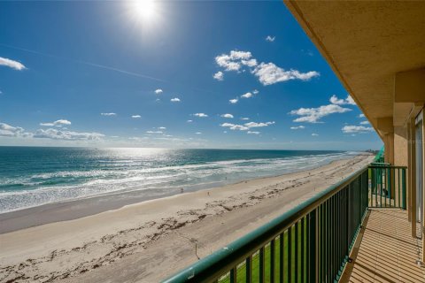Condo in Port Orange, Florida, 3 bedrooms № 2101119 - photo 8