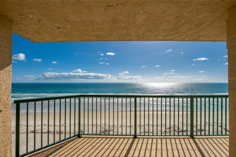Condo in Port Orange, Florida, 3 bedrooms № 2101119 - photo 7