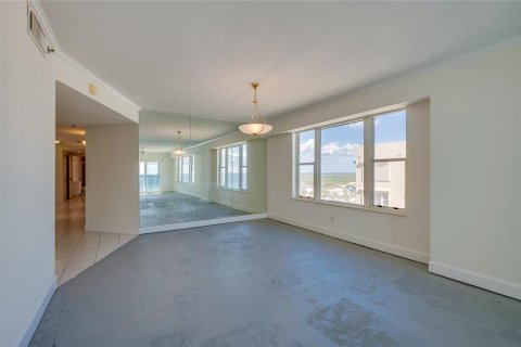 Condo in Port Orange, Florida, 3 bedrooms № 2101119 - photo 19