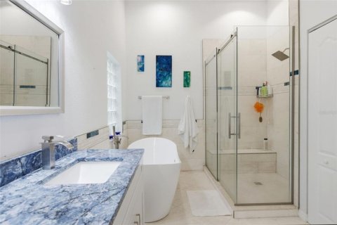 Commercial property in Orlando, Florida 6 bedrooms, 344.39 sq.m. № 2396807 - photo 18