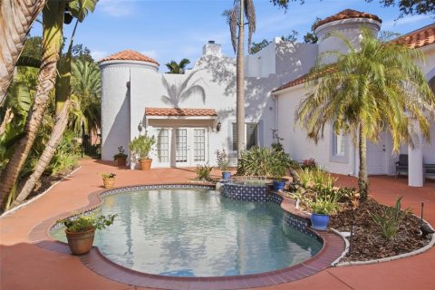 Commercial property in Orlando, Florida 6 bedrooms, 344.39 sq.m. № 2396807 - photo 26