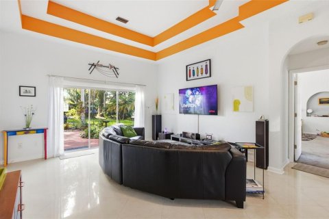 Commercial property in Orlando, Florida 6 bedrooms, 344.39 sq.m. № 2396807 - photo 3