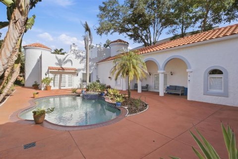 Commercial property in Orlando, Florida 6 bedrooms, 344.39 sq.m. № 2396807 - photo 25