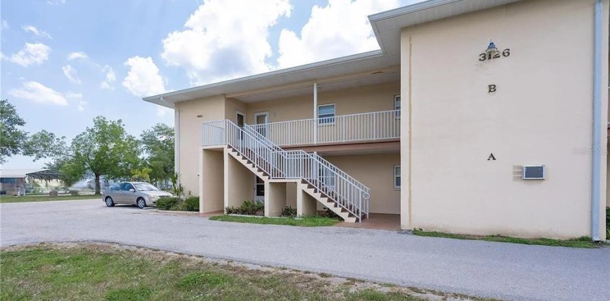 Condo in Port Charlotte, Florida, 2 bedrooms № 1815191