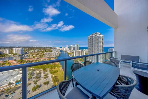 Condo in Hallandale Beach, Florida, 2 bedrooms  № 2003031