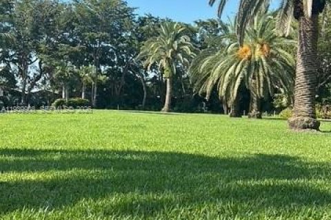 Купить кондоминиум в Майами, Флорида 1 спальня, 96.8м2, № 1997289 - фото 2