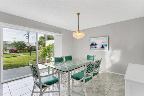 Condo in Bradenton, Florida, 2 bedrooms  № 2149377 - photo 14