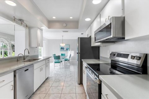 Condo in Bradenton, Florida, 2 bedrooms  № 2149377 - photo 16