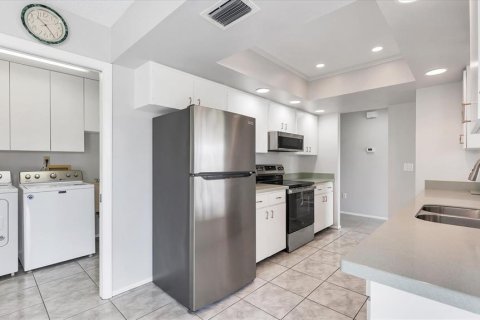 Condo in Bradenton, Florida, 2 bedrooms  № 2149377 - photo 17