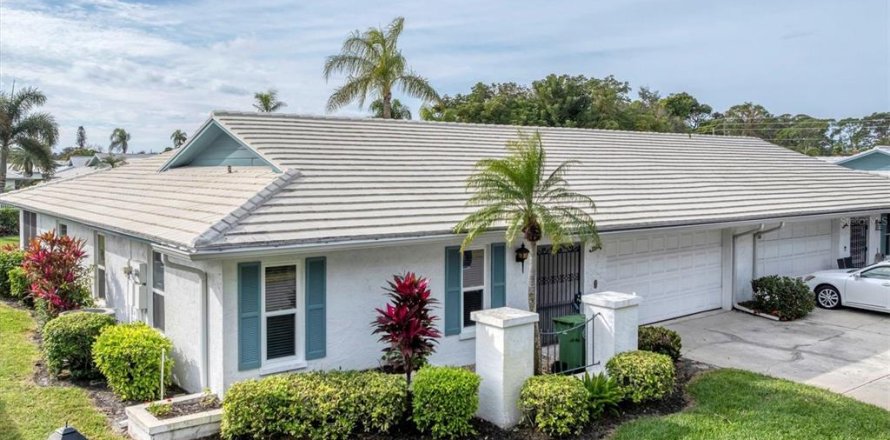 Condo in Bradenton, Florida, 2 bedrooms  № 2149377