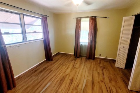 Casa en alquiler en Hallandale Beach, Florida, 3 dormitorios, 122.63 m2 № 2074876 - foto 11