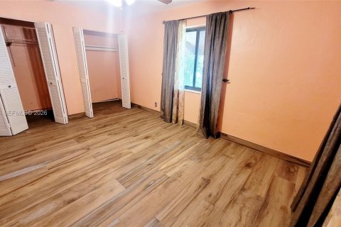 Casa en alquiler en Hallandale Beach, Florida, 3 dormitorios, 122.63 m2 № 2074876 - foto 14