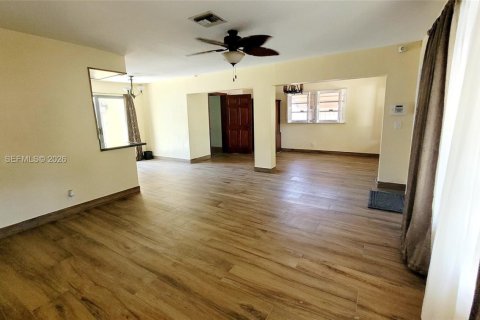 Casa en alquiler en Hallandale Beach, Florida, 3 dormitorios, 122.63 m2 № 2074876 - foto 24