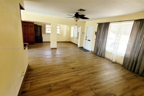 Casa en alquiler en Hallandale Beach, Florida, 3 dormitorios, 122.63 m2 № 2074876 - foto 25