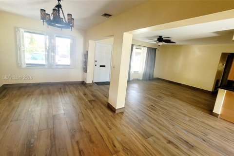Casa en alquiler en Hallandale Beach, Florida, 3 dormitorios, 122.63 m2 № 2074876 - foto 28