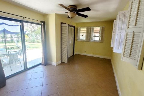 Casa en alquiler en Hallandale Beach, Florida, 3 dormitorios, 122.63 m2 № 2074876 - foto 19