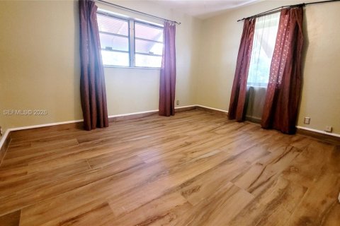 Casa en alquiler en Hallandale Beach, Florida, 3 dormitorios, 122.63 m2 № 2074876 - foto 15