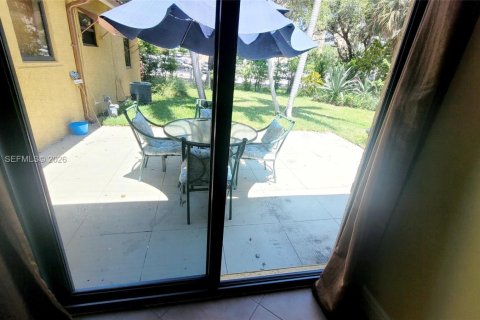 Casa en alquiler en Hallandale Beach, Florida, 3 dormitorios, 122.63 m2 № 2074876 - foto 23