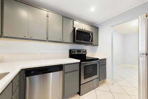 Copropriété à louer à Pompano Beach, Floride: 2 chambres, 98.76 m2 № 2270831 - photo 2