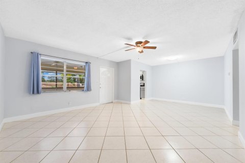 Copropriété à louer à Pompano Beach, Floride: 2 chambres, 98.76 m2 № 2270831 - photo 11
