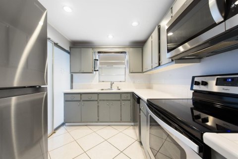 Condo à Pompano Beach, Floride, 2 chambres № 2270831