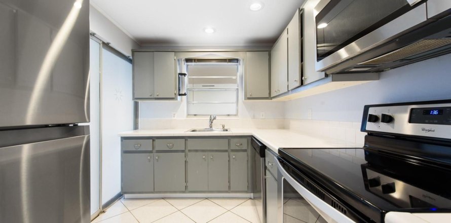 Condo à Pompano Beach, Floride, 2 chambres  № 2270831