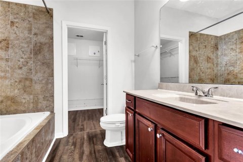 Townhouse in Windermere, Florida 3 bedrooms, 151.34 sq.m. № 1832916 - photo 28