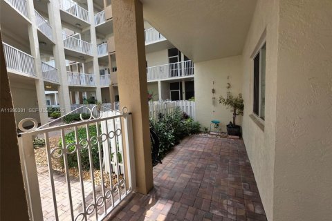 Copropriété à vendre à Tamarac, Floride: 2 chambres, 140.1 m2 № 2057489 - photo 30