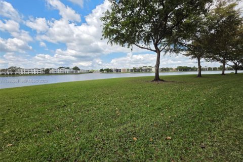 Condo à Tamarac, Floride, 2 chambres  № 2057489