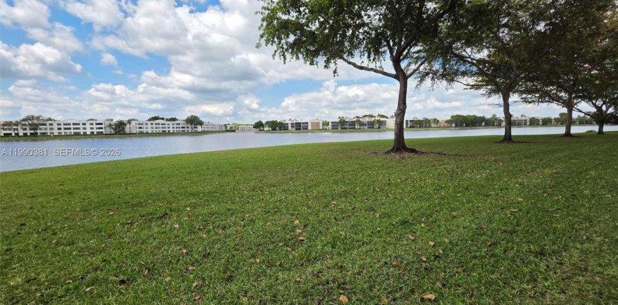 Condo à Tamarac, Floride, 2 chambres  № 2057489