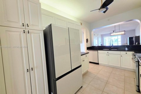 Copropriété à vendre à Tamarac, Floride: 2 chambres, 140.1 m2 № 2057489 - photo 6