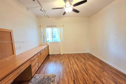 Copropriété à vendre à Tamarac, Floride: 2 chambres, 140.1 m2 № 2057489 - photo 16