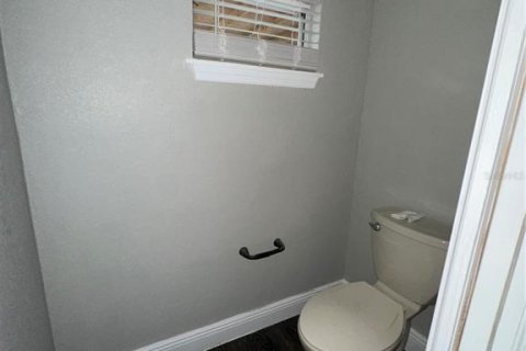 House in Land O' Lakes, Florida 4 bedrooms, 121.52 sq.m. № 1887044 - photo 19