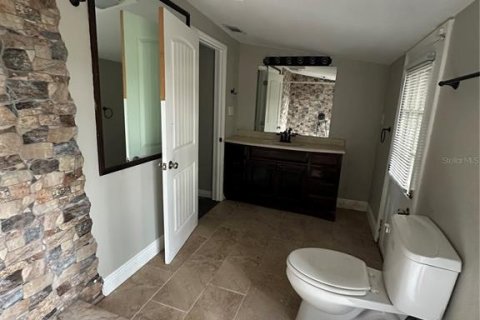 House in Land O' Lakes, Florida 4 bedrooms, 121.52 sq.m. № 1887044 - photo 25